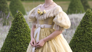Emily Blunt Suffers For Style; Kate Moss To Do Ballet